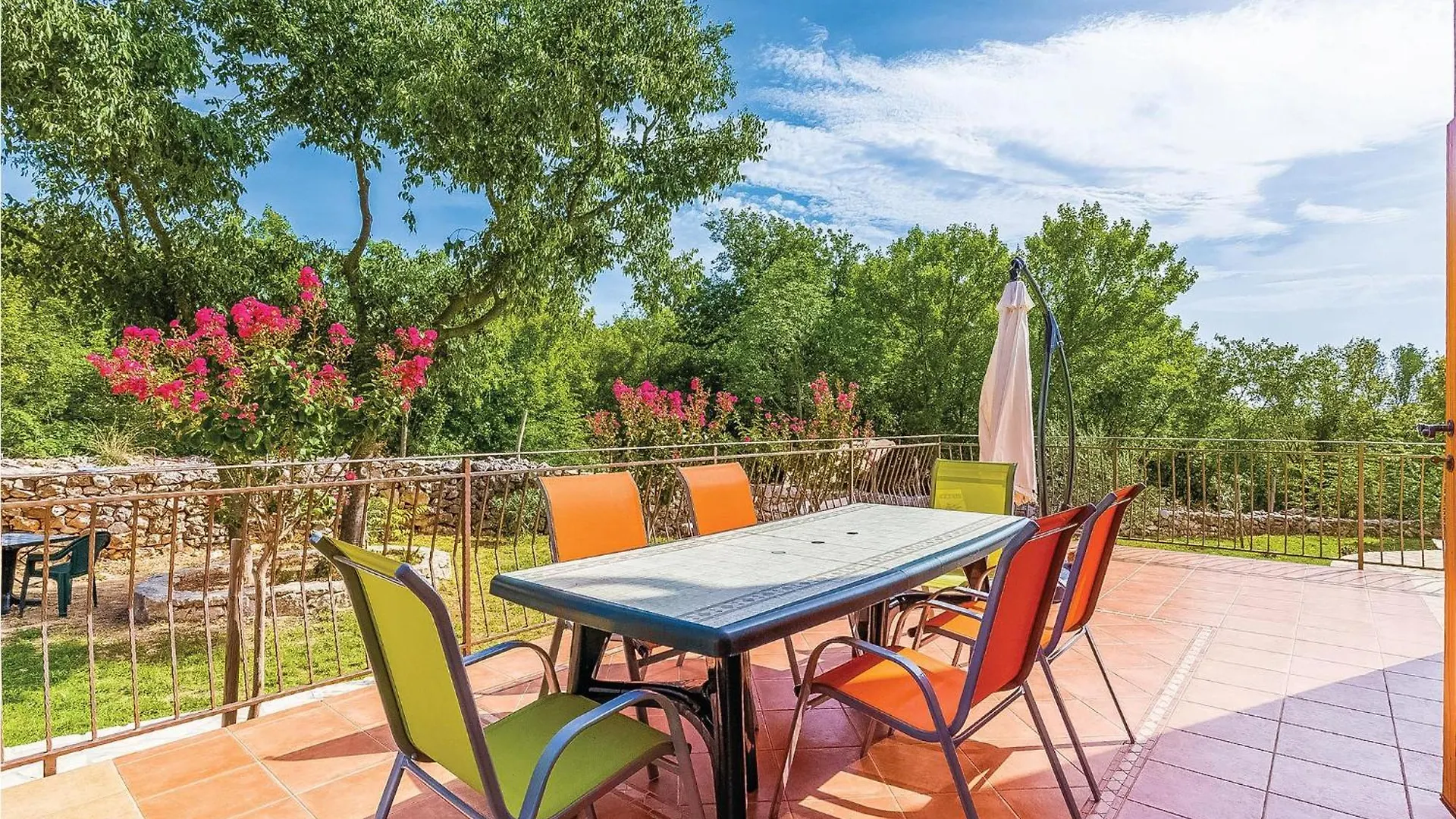 Lovely Home In Garica With Wifi Holiday home