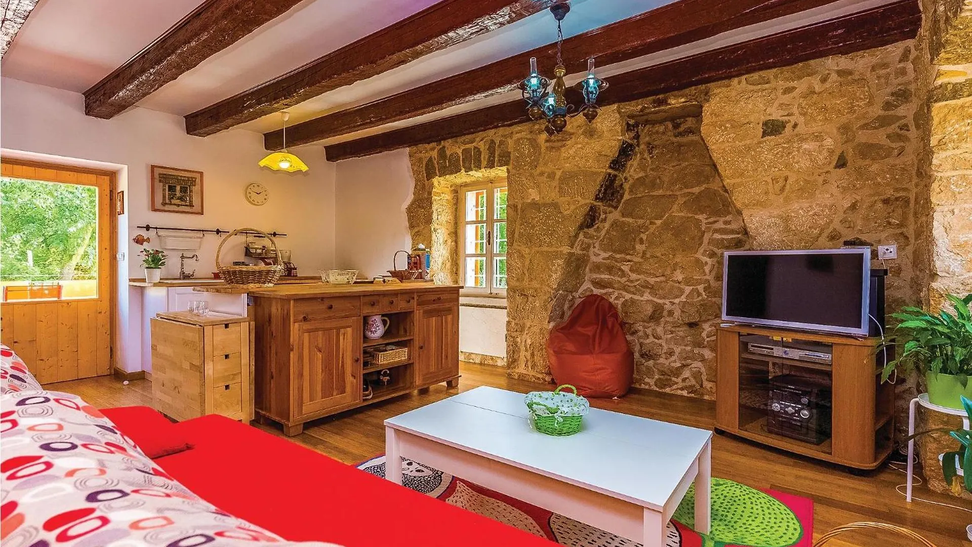 Lovely Home In Garica With Wifi